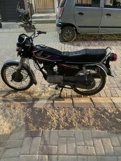 Bike ma koi kaam nhi ha