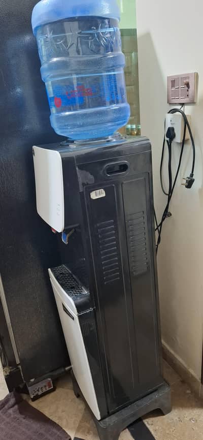 Pel water dispenser.