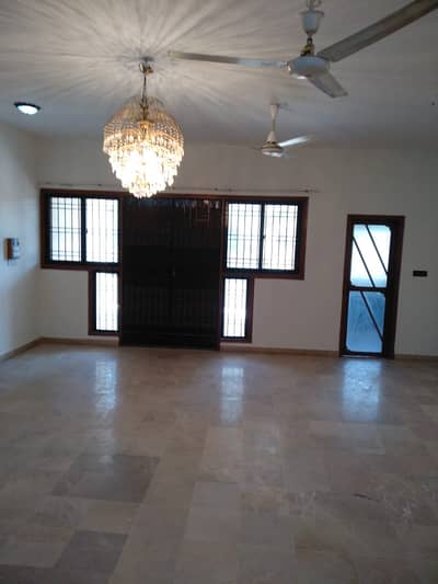 400 Sq Yds House 6 Bedrooms | Ground + 1 | For Sale In Gulistan-e-Jauhar Block 13