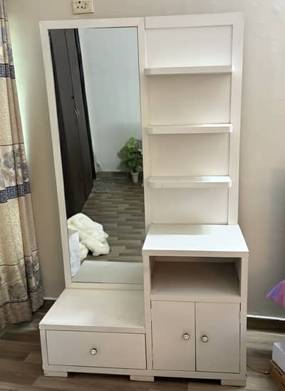 Dressing table with full length mirror