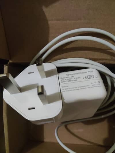 MacBook charger and 19v x 1.75A-2.37A
