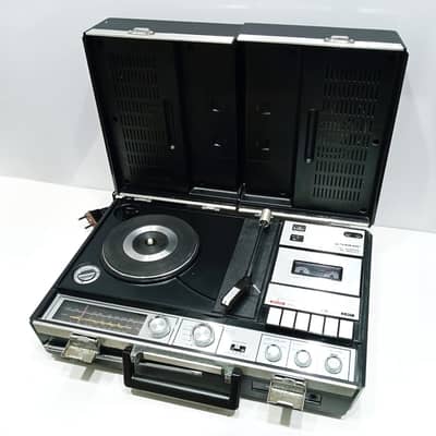 Vintage Sanyo Japan G-2615H Stereo Radio, Cassette and Record Player