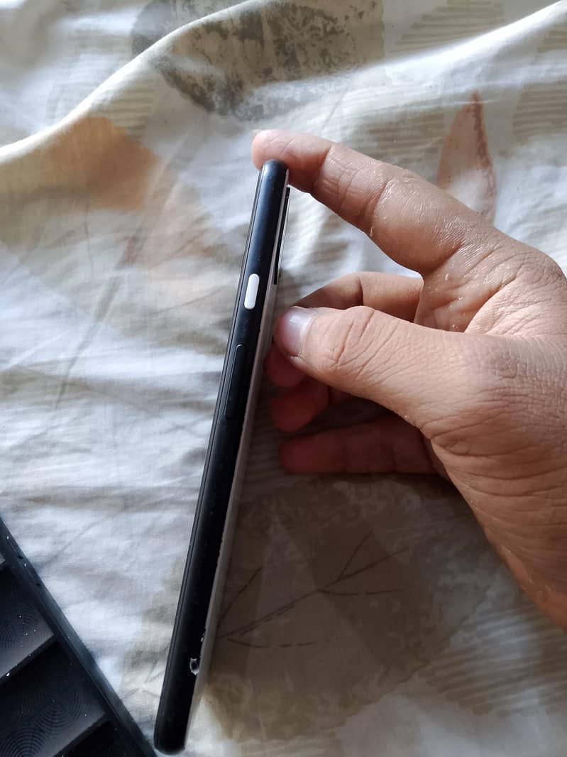 Google Pixel 4 3