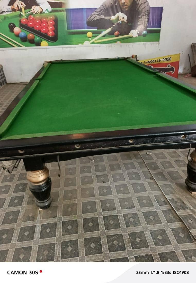 Snooker table 0
