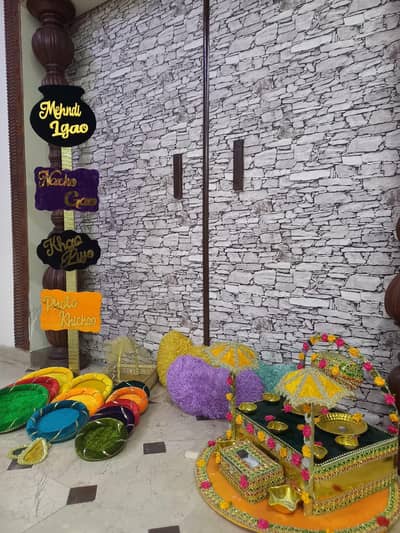 Full Mehndi decor.