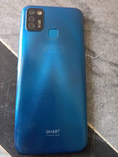 all ok h bs camera ka lens par nishan h