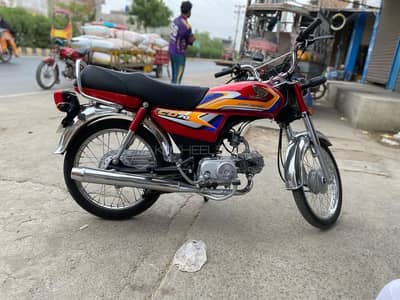 Cd 70 2025 model total geniune condition 10/10 all documents clear