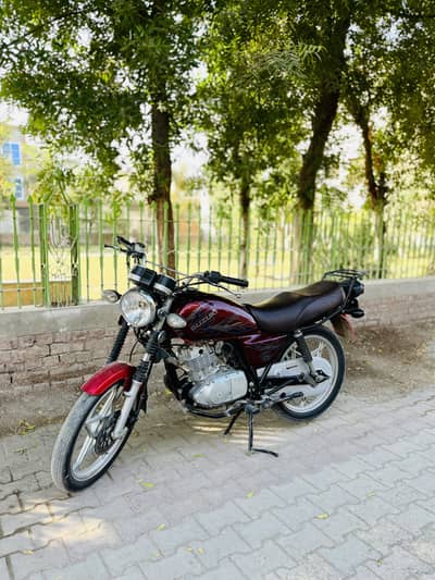 : Suzuki GS 150 SE - 2021 Model  (Red Colour)  Condition 10/9.
