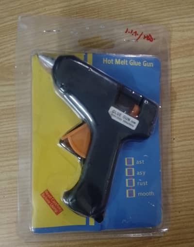 Glue Gun with 5 glue sticks