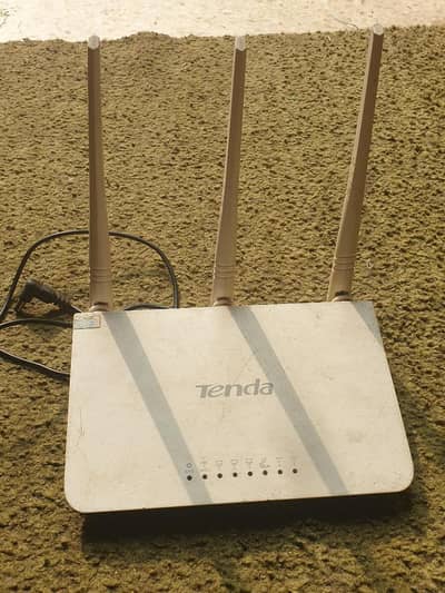 Tenda router with adaptor