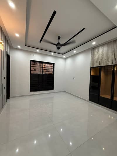 1 Kanal Brand New Upper Portion Available For Rent In Valencia Town
