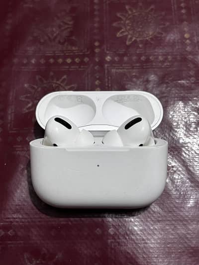 airpods pro ,apple