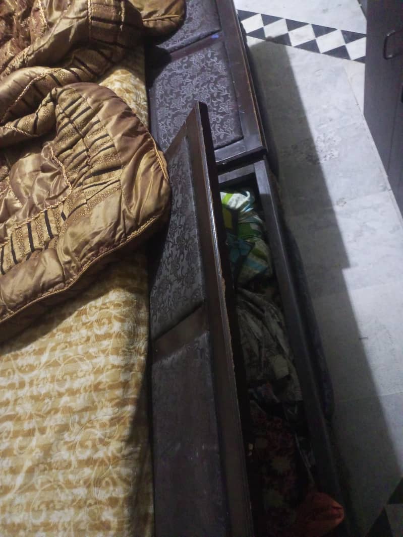 bed with sidetable 4