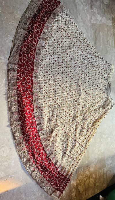 #BridalLehnga #Bridaldress #goldenbridaldress