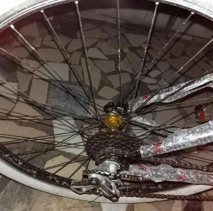 بالکل نئی ہے 3