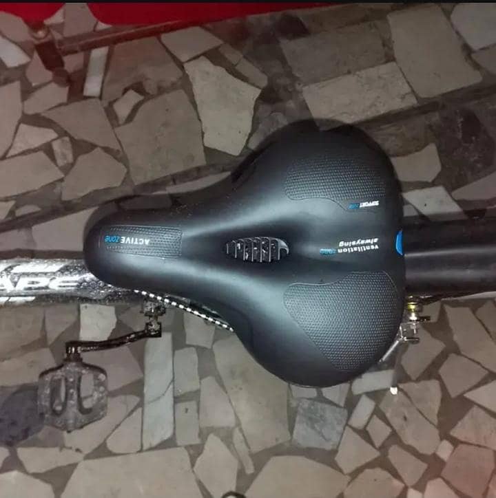 بالکل نئی ہے 5