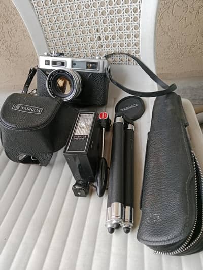 yashica electro 35 film camera with all accessories
