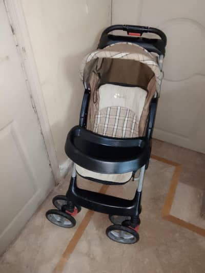 mamalove baby pram / baby stroller almost new