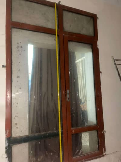 door double big  9by6 fut ka jis bhi ko chaye ha rabta kry