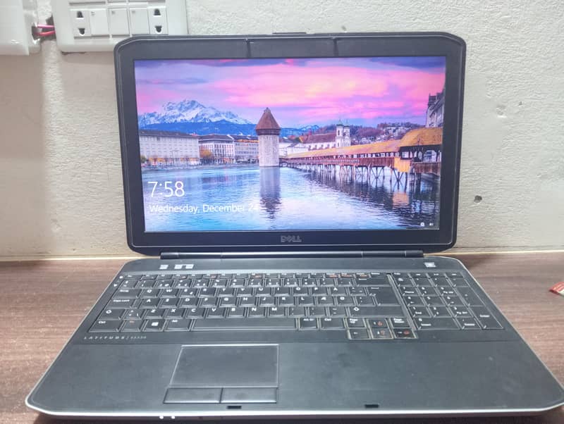 Dell E5530 0