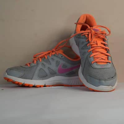 Nike Revolution  2 - Preloved