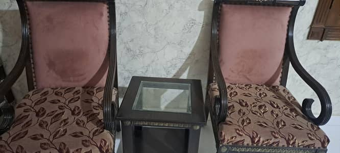 room chairs with table  with 2 cushions