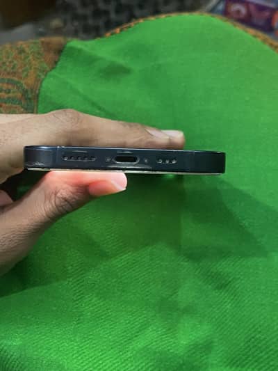 iPhone 13 128gb jv all Oky water pack