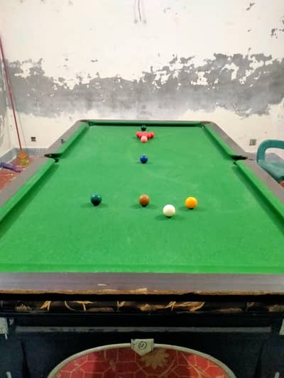 snoker table