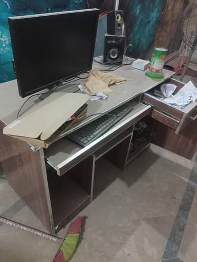 computer table