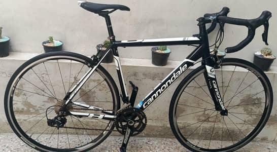 Cannondale Shimano 105 54cm Road Bike