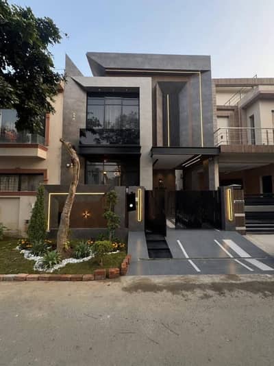 5 MARLA BRAND NEW STUNNING MODERN DESIGN HOUSE FOR SALE IN THE HEART OF DHA PHASE 6