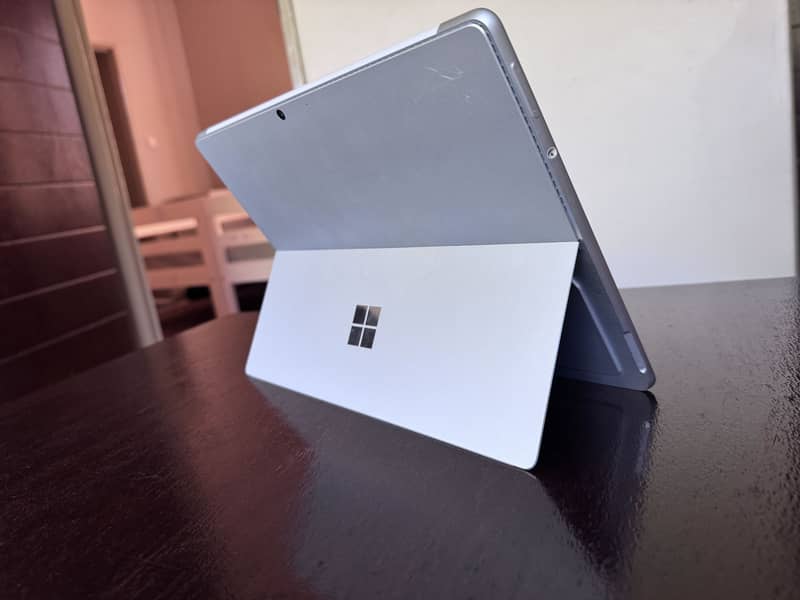 Microsoft surface pro 8 2