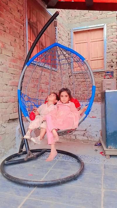 hanging jhula good condition