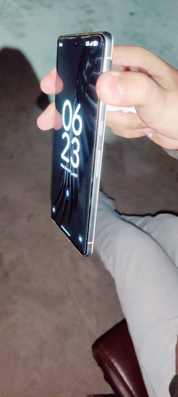 google pixel 7 pro. 2