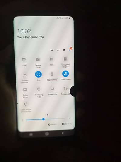 s9plus back crack hai PT nahi patch hai 6 GB RAM 128 GBmemory back off