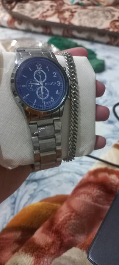 New Men's Watch for sale. Free Bracelet with watch