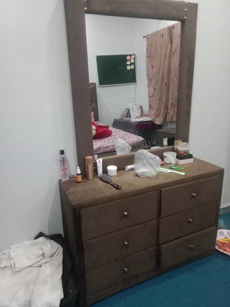 bed set with dressing table 4