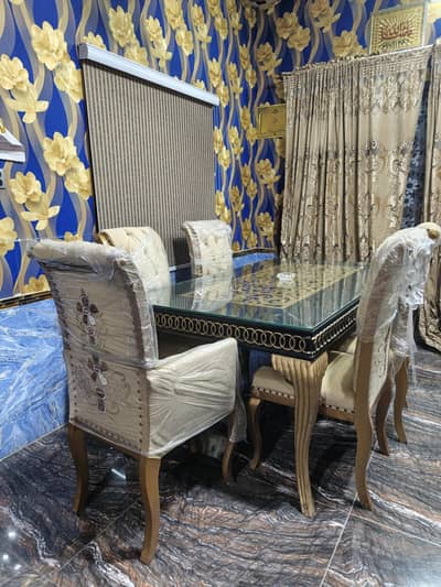 luxury dinning table for sell.