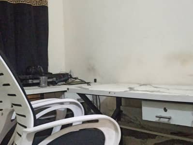 2 office table and 2 office chair