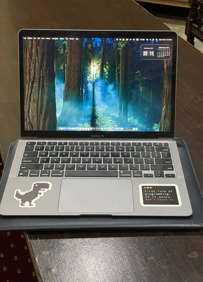 MacBook Air M1 | 16 256 | 89 BH | 10/10 condition