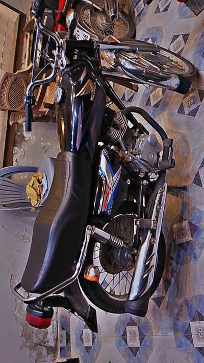 Honda 125 Black color new condition