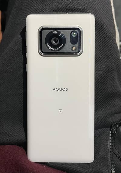 Aquos r6
