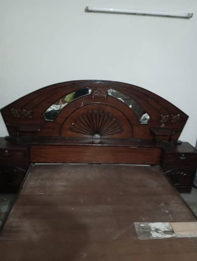 used condition antique Bed
