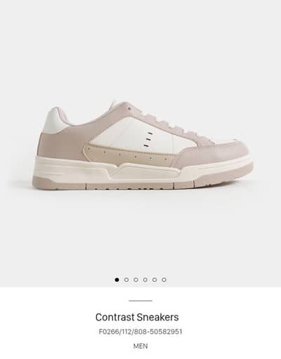 Box pulled outfitters sneakers