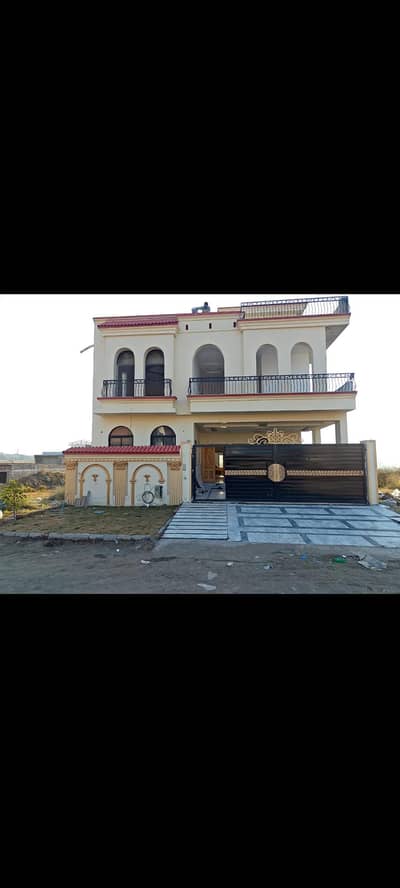 Gulberg Green 10 marlas House beautiful ideal Location A Block Is