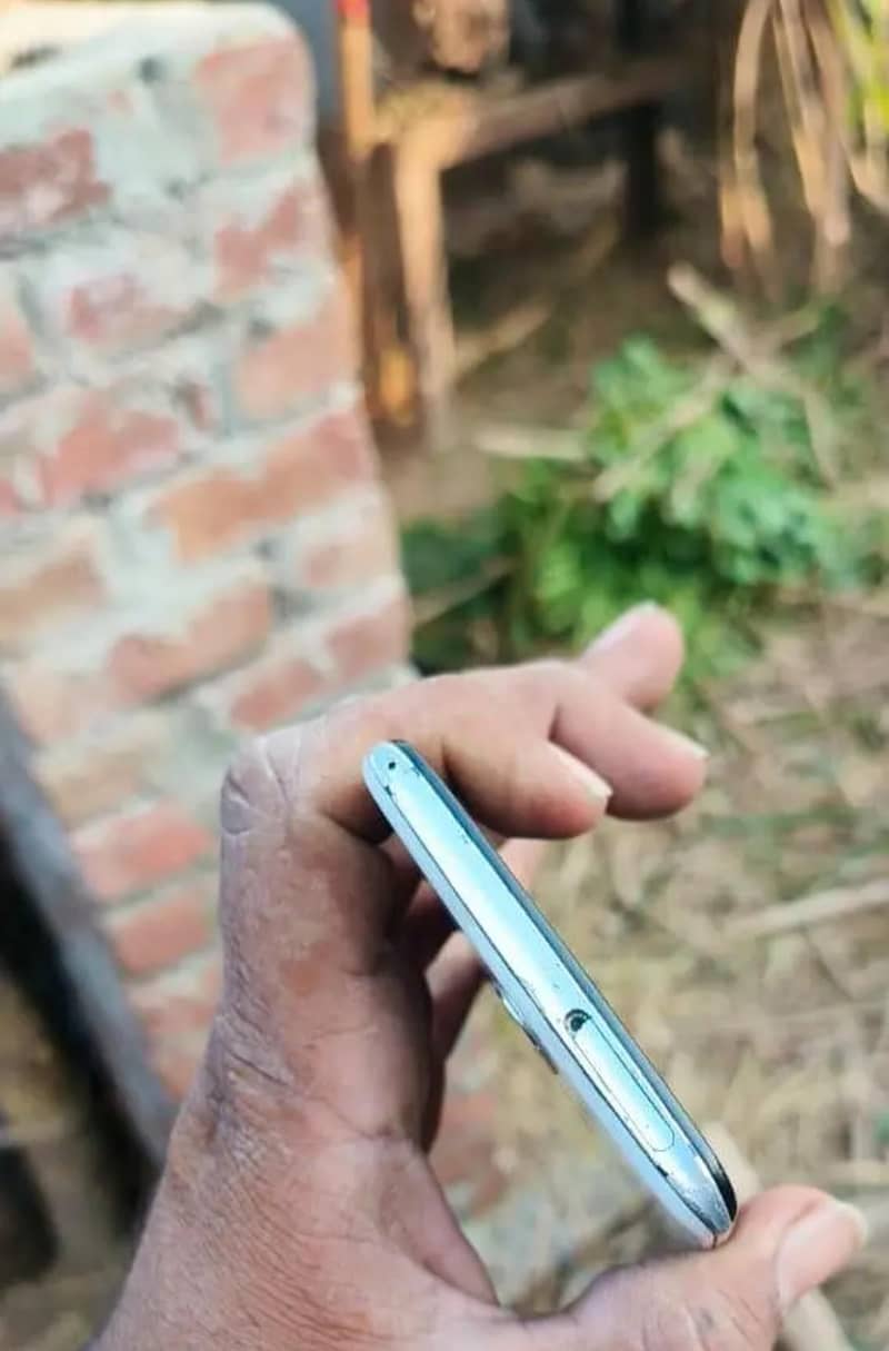 sharp aquas zero 2 8/256 4