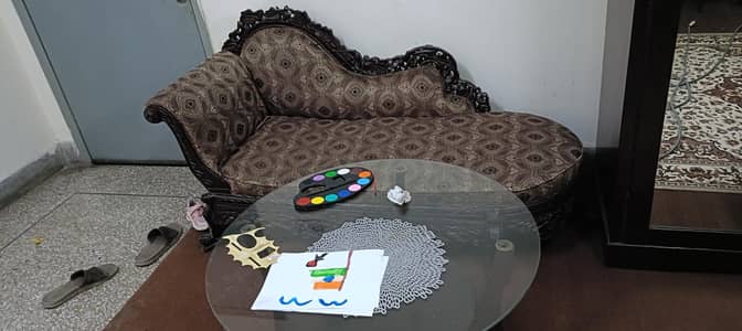 2 sofa set with 3 tables