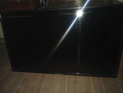 changhong Ruba  LED 40D1800 (paneldamage)