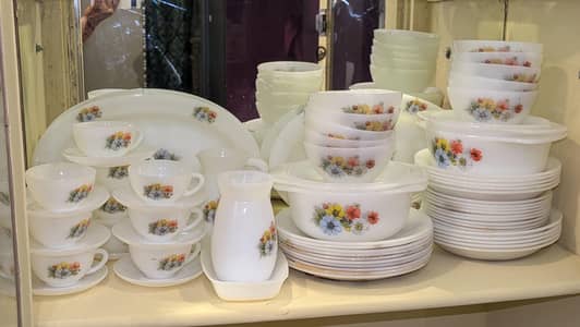 acropal dinner set with box