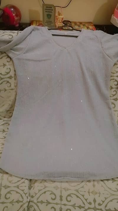 im selling handpicked fabric shirts